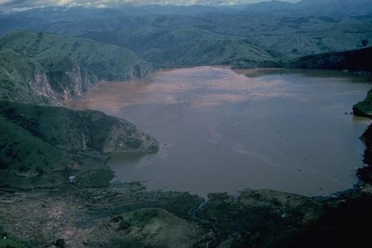 BENCANA DANAU NYOS 1986 KAMERUN,1.746 TEWAS.